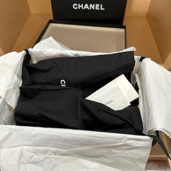 Chanel Interlocking CC Logo Leather Mules Women's Size 38.5 Brand New in Box - Picture 10 of 10